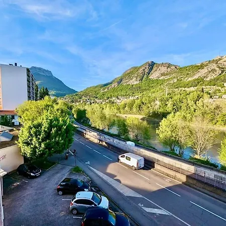Appartement Centre, Calme & Equipe Avec Parking Prive *