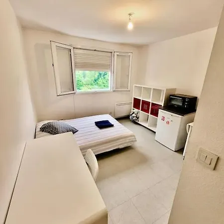 Centre, Calme & Equipe Avec Parking Prive Appartement *