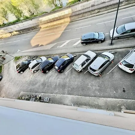 Centré, Calme&tout Equipé Avec Parking Privé *