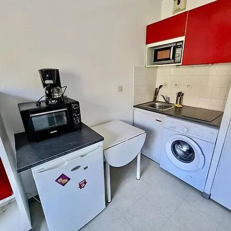 Centre, Calme & Equipe Avec Parking Prive