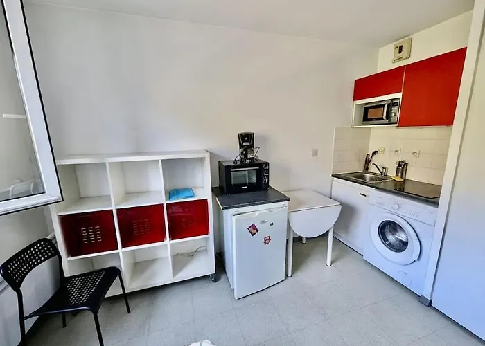 Daire Centre, Calme & Equipe Avec Parking Prive *